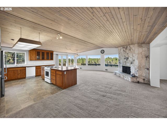 87784 TERRACE VIEW Dr, Florence, OR 97439