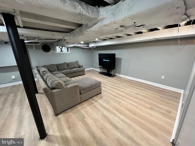 301 BEVERLEY PL, Edgewater, MD 21037
