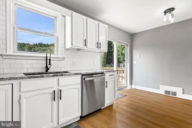 301 BEVERLEY PL, Edgewater, MD 21037