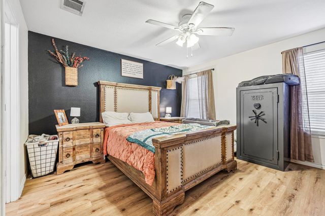 301 Bird Dog BND, Bastrop, TX 78602