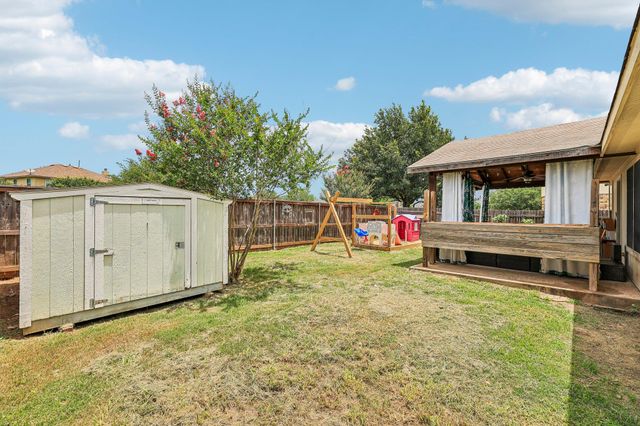 301 Bird Dog BND, Bastrop, TX 78602