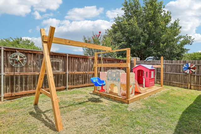 301 Bird Dog BND, Bastrop, TX 78602
