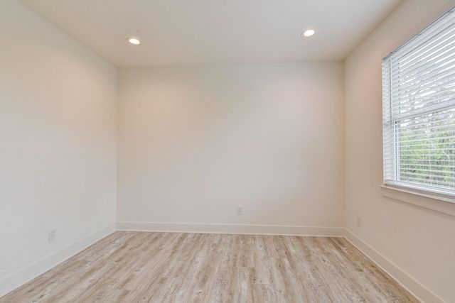 2708 Oakwood Crest Lane, Houston, TX 77018