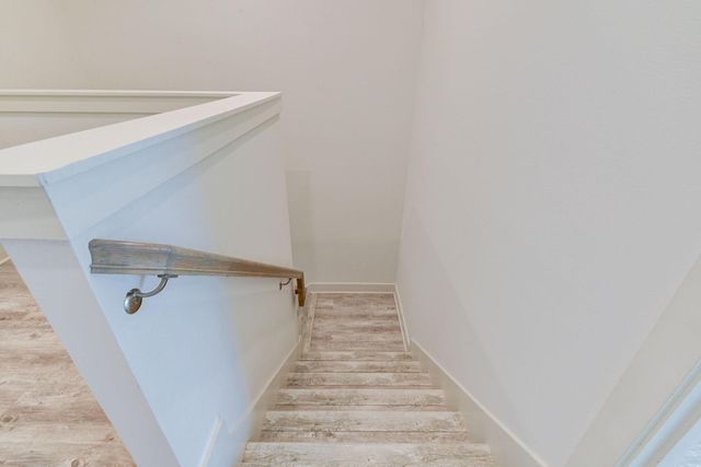 2708 Oakwood Crest Lane, Houston, TX 77018