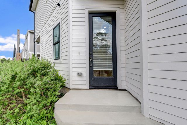 2708 Oakwood Crest Lane, Houston, TX 77018