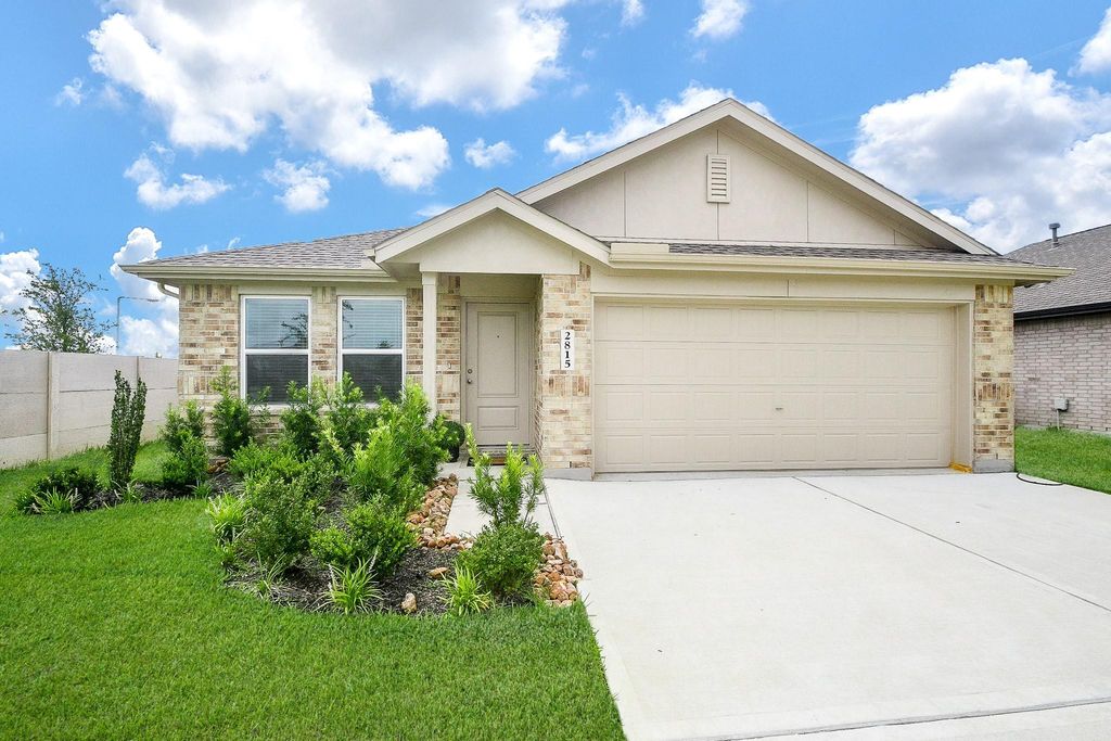 2815 Fountain Woods Drive, League City, TX 77573