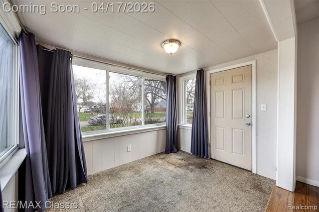 22481 Springbrook Avenue, Farmington, MI 48336