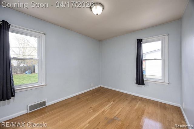 22481 Springbrook Avenue, Farmington, MI 48336