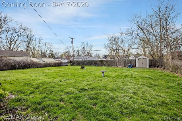 22481 Springbrook Avenue, Farmington, MI 48336