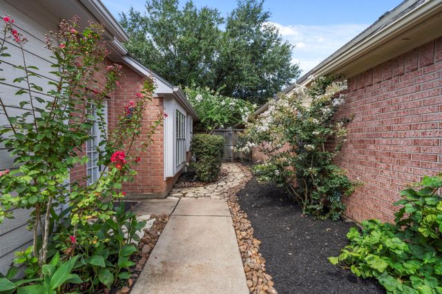 4207 Lakeshore Forest Drive, Missouri City, TX 77459