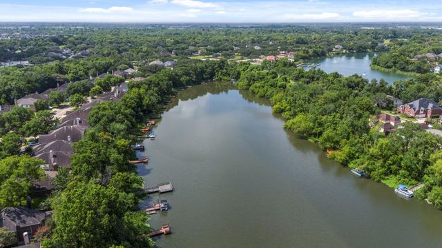 4207 Lakeshore Forest Drive, Missouri City, TX 77459