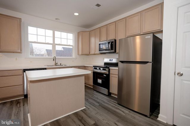 8150 RAINWATER CIR, Manassas, VA 20111