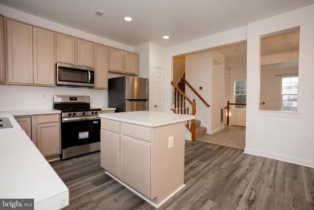 8150 RAINWATER CIR, Manassas, VA 20111