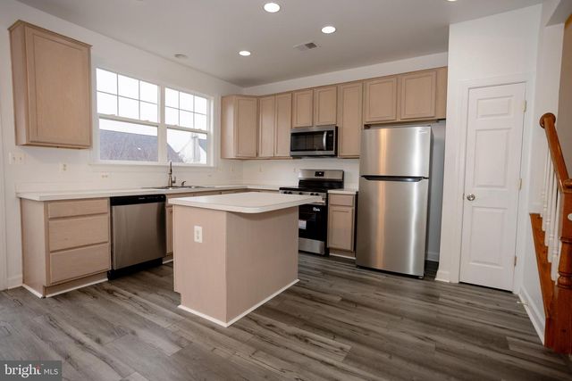 8150 RAINWATER CIR, Manassas, VA 20111