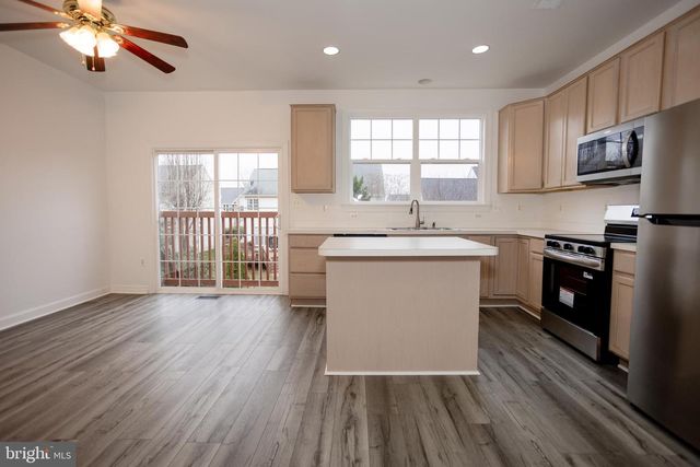 8150 RAINWATER CIR, Manassas, VA 20111