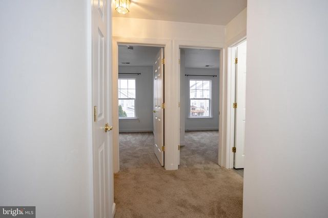 8150 RAINWATER CIR, Manassas, VA 20111