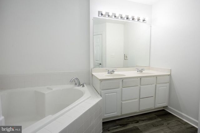 8150 RAINWATER CIR, Manassas, VA 20111