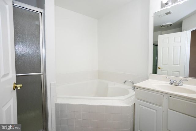 8150 RAINWATER CIR, Manassas, VA 20111