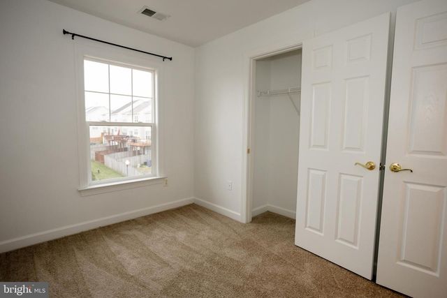 8150 RAINWATER CIR, Manassas, VA 20111