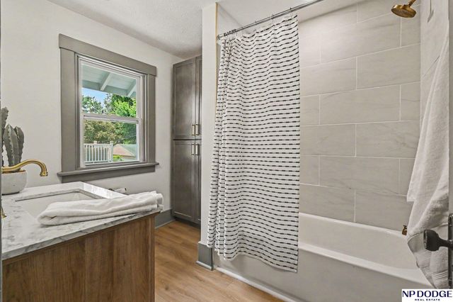 314 S 52 Street, Omaha, NE 68132
