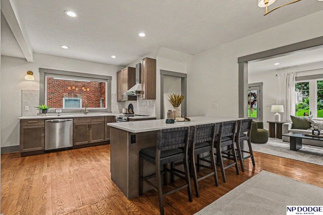 314 S 52 Street, Omaha, NE 68132