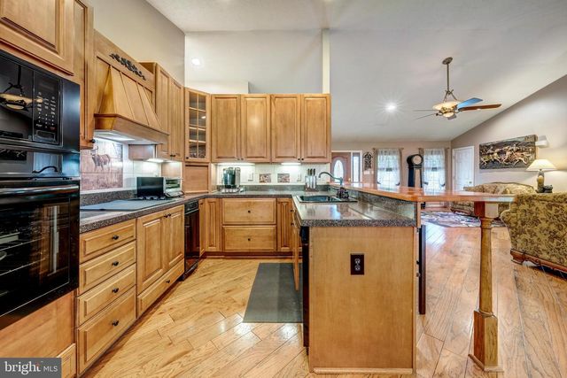 86 IRIS LN, Front Royal, VA 22630