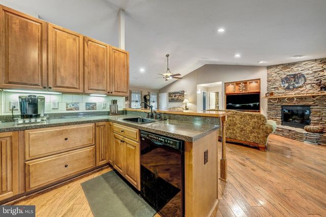 86 IRIS LN, Front Royal, VA 22630