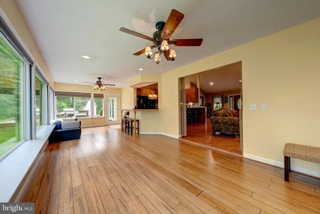 86 IRIS LN, Front Royal, VA 22630