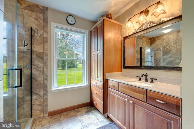 86 IRIS LN, Front Royal, VA 22630