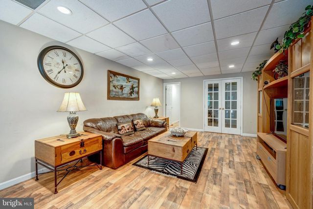 86 IRIS LN, Front Royal, VA 22630