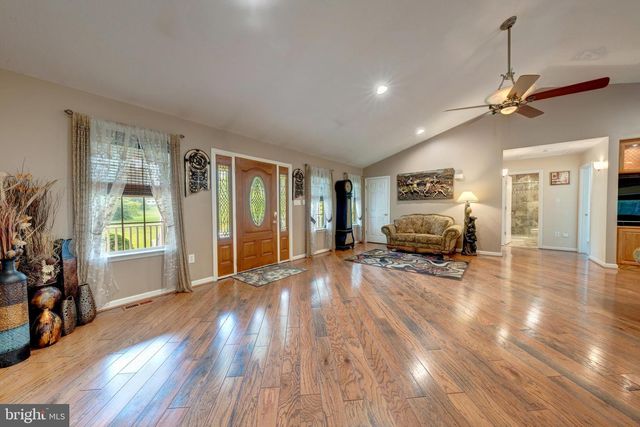 86 IRIS LN, Front Royal, VA 22630