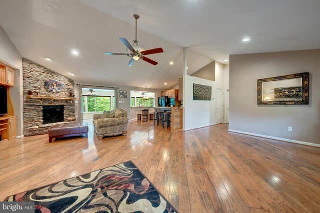 86 IRIS LN, Front Royal, VA 22630