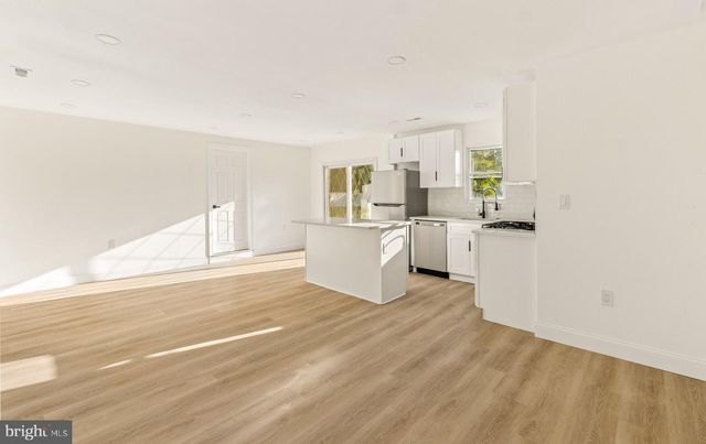 1146 VIOLET AVE, Williamstown, NJ 08094