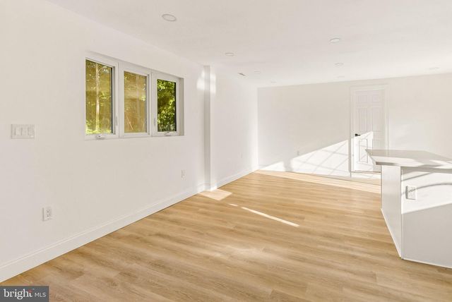 1146 VIOLET AVE, Williamstown, NJ 08094
