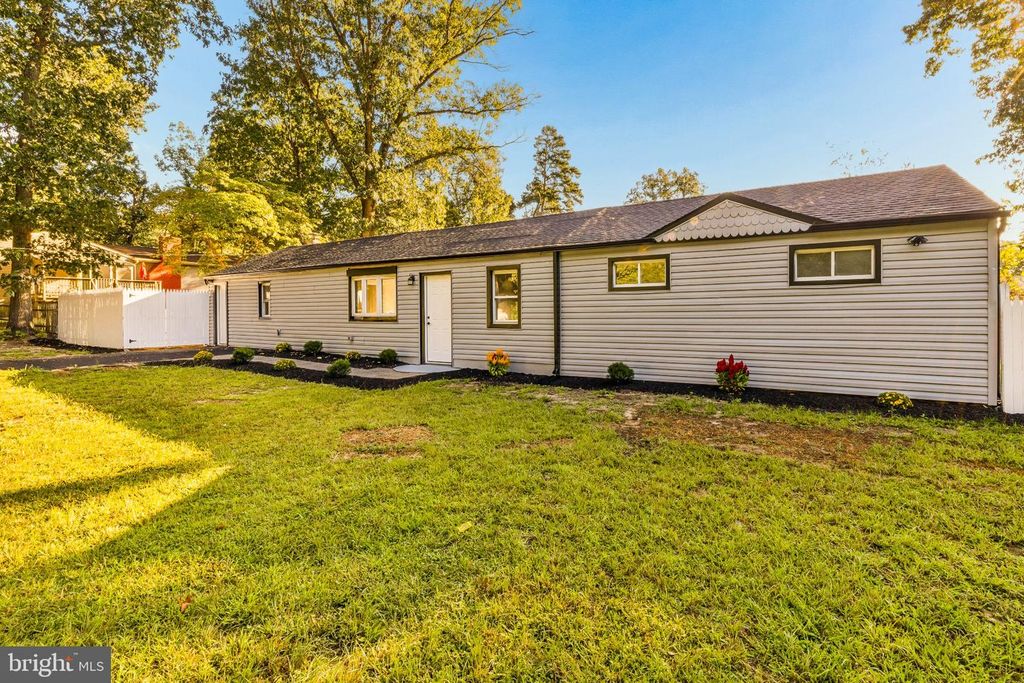1146 VIOLET AVE, Williamstown, NJ 08094
