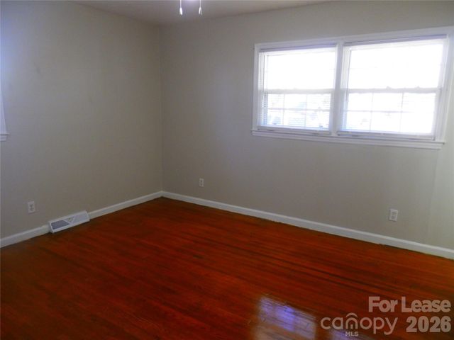 815 ECHO GLEN Road, Charlotte, NC 28213