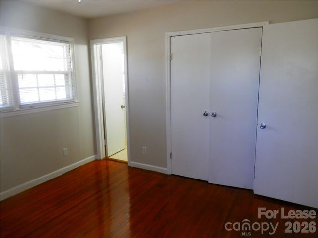 815 ECHO GLEN Road, Charlotte, NC 28213