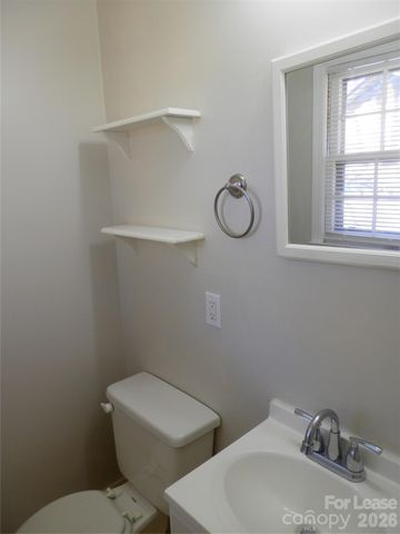 815 ECHO GLEN Road, Charlotte, NC 28213