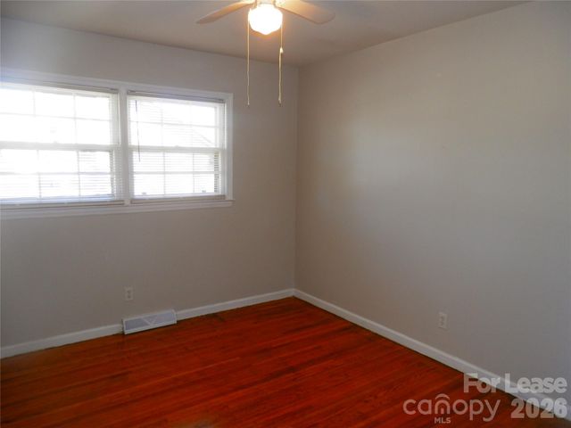 815 ECHO GLEN Road, Charlotte, NC 28213