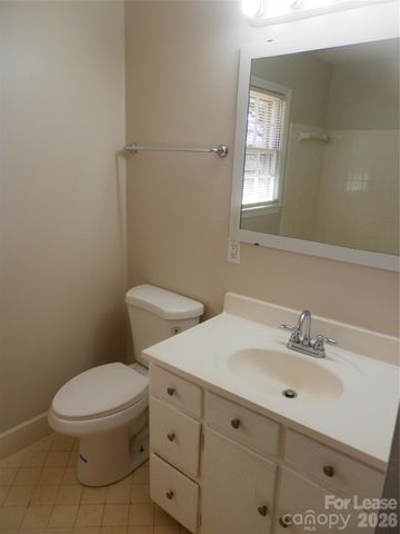 815 ECHO GLEN Road, Charlotte, NC 28213