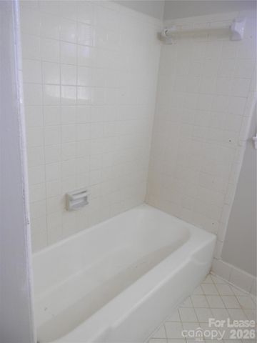 815 ECHO GLEN Road, Charlotte, NC 28213