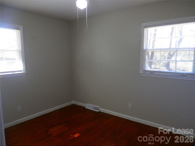 815 ECHO GLEN Road, Charlotte, NC 28213