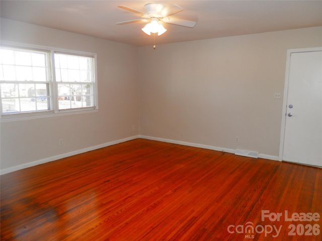 815 ECHO GLEN Road, Charlotte, NC 28213