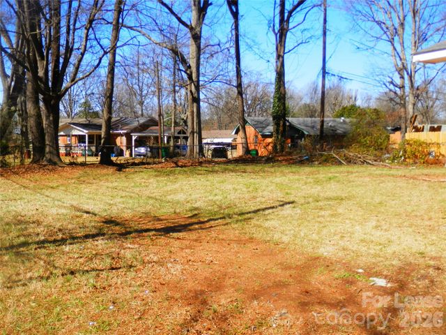 815 ECHO GLEN Road, Charlotte, NC 28213