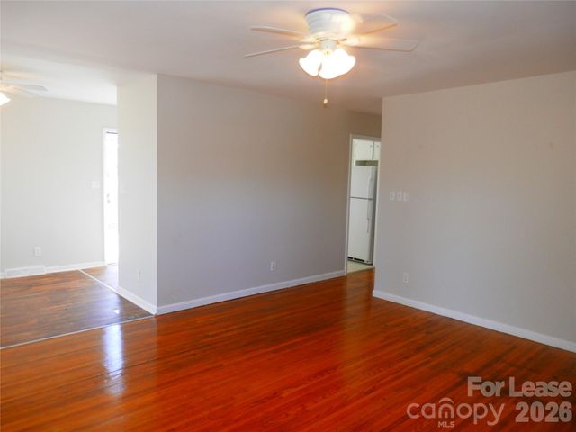 815 ECHO GLEN Road, Charlotte, NC 28213