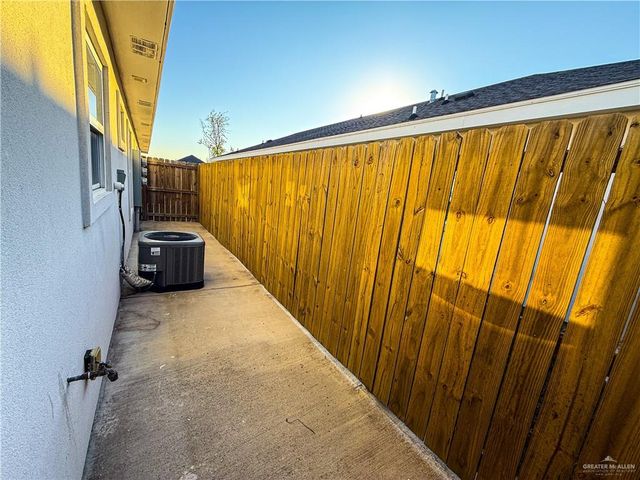 5704 Puffin Avenue 4, Mcallen, TX 78573