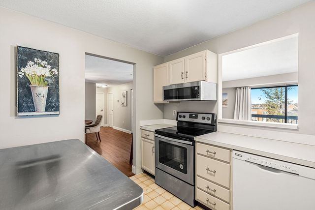 12 Mount Vernon St 44, Melrose, MA 02176