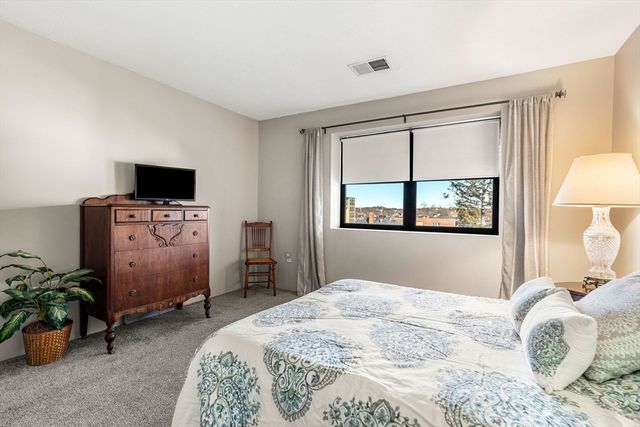 12 Mount Vernon St 44, Melrose, MA 02176