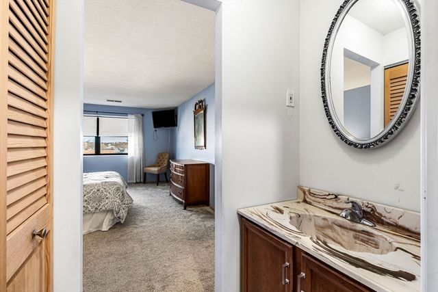 12 Mount Vernon St 44, Melrose, MA 02176