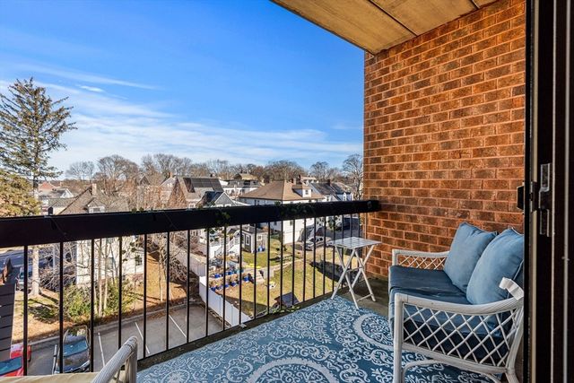 12 Mount Vernon St 44, Melrose, MA 02176